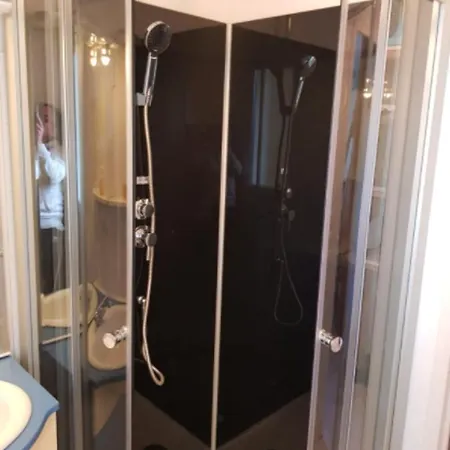 Maison Confortable A 33 M² Avec Terrasse Hourtin