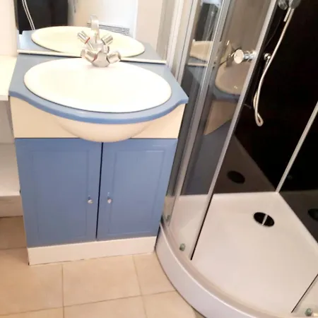 Maison Confortable A 33 M² Avec Terrasse Vakantiehuis